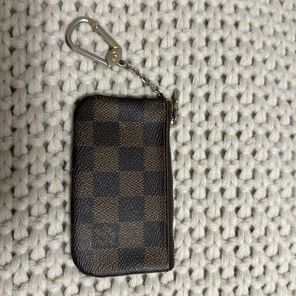 Louis Vuitton Key Pouch - Picture 2 of 4